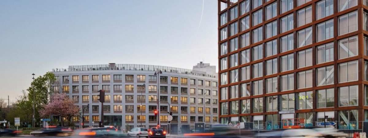 Structure poteaux poutres en bois lamellé collé et planchers en CLT