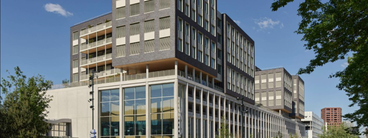 Charpente en bois lamellé collé pôle d'échanges multimodale gare de Nantes